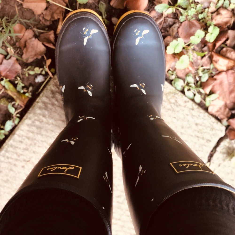 Joules Bumblebee rain boots